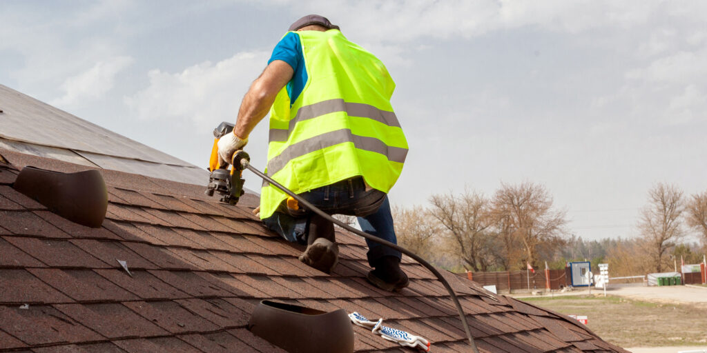 Get the best quality roofing materials and labour services in Riverbend