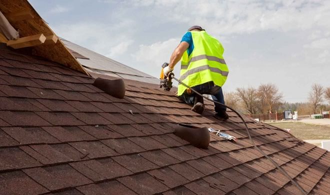 Roofing contractor in Chestermere