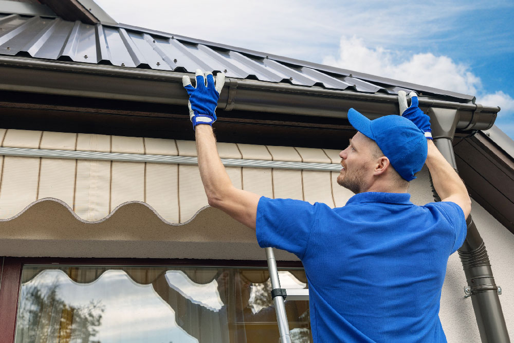 gutter repair service in Lake Bonavista